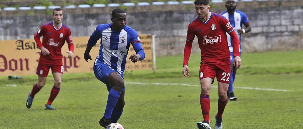 Una acción del Real Avilés-Praviano