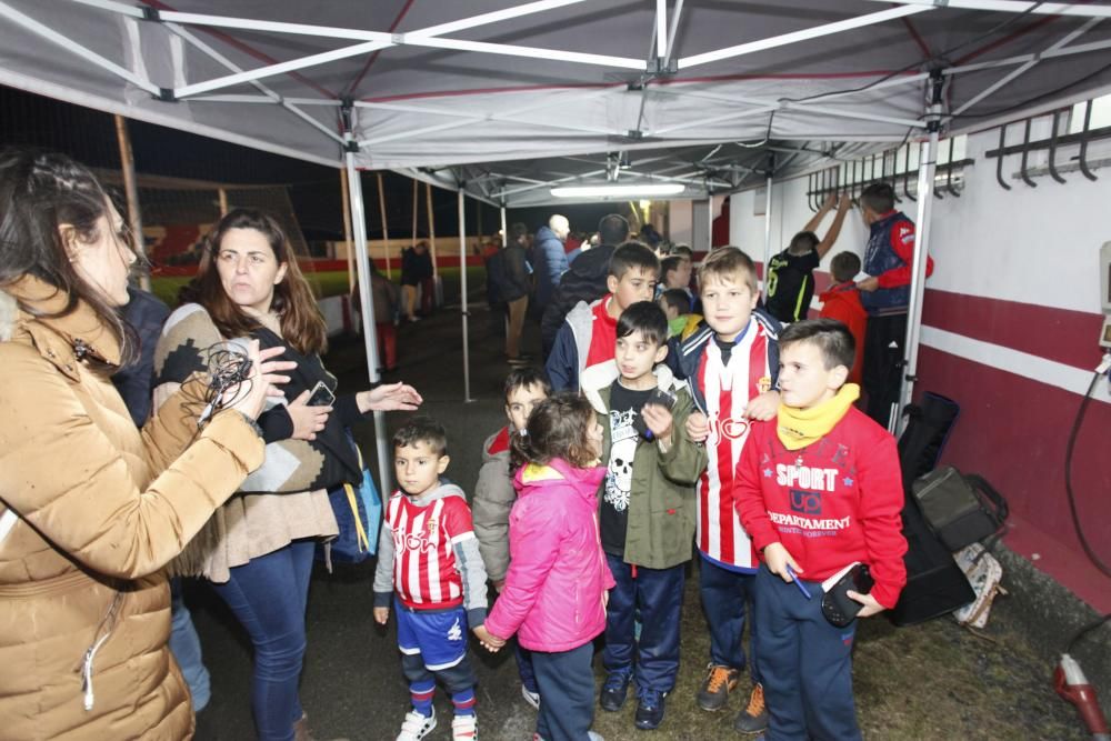 Entrenamiento del Sporting en Navia