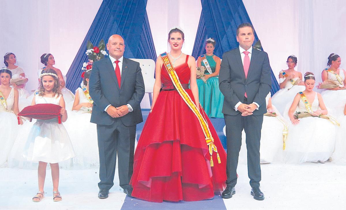 Ana Valencia és la Regina de les Festes de Turís, una figura que compleix mig segle de vida representant a la dona turisana.