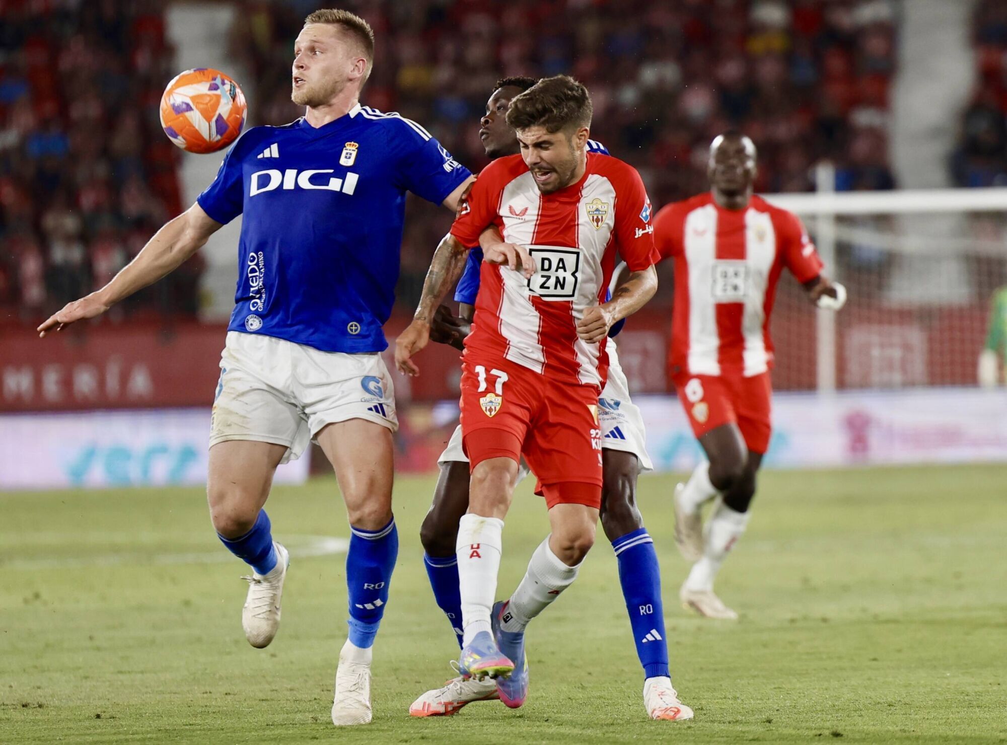 Así fue el primer partido del play-off entre el Almería y el Real Oviedo 