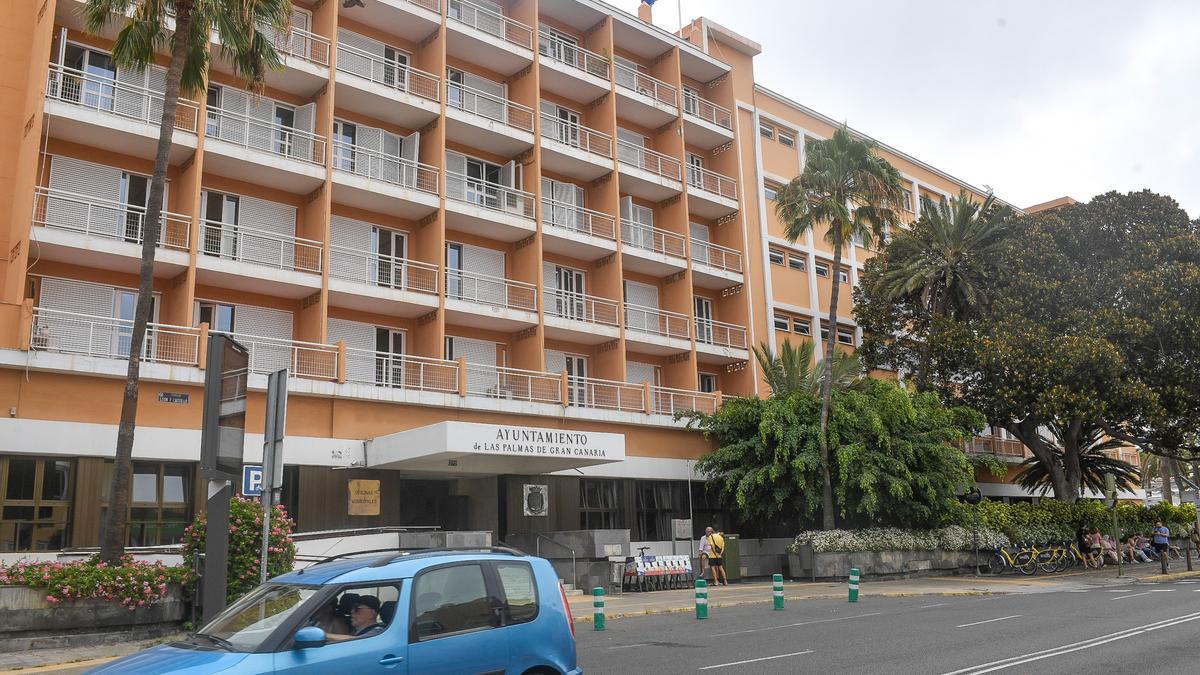 La fachada de las Oficinas Municipales del Ayuntamiento de Las Palmas de Gran Canaria.