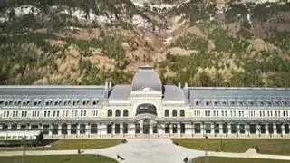 Del abandono a la Estrella Michelin: la monumental estación de tren que vuelve a brillar a los pies de los Pirineos