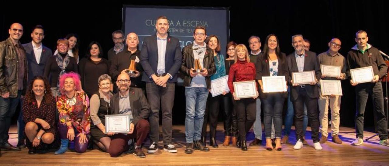 Los premiados junto al alcalde, Jordi Mayor, y la concejala de Cultura, Sílvia Roca.