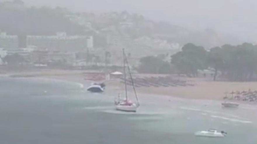 Im Video: Sturmböen treiben Segelyachten an den Strand von Santa Ponça