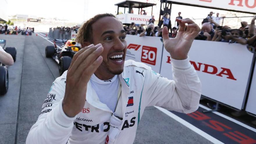 Hamilton celebra la victòria al GP del Japó.