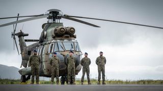 El Ejército despliega 920 patrullas y helicópteros con visión nocturna para prevenir incendios en Tenerife este verano