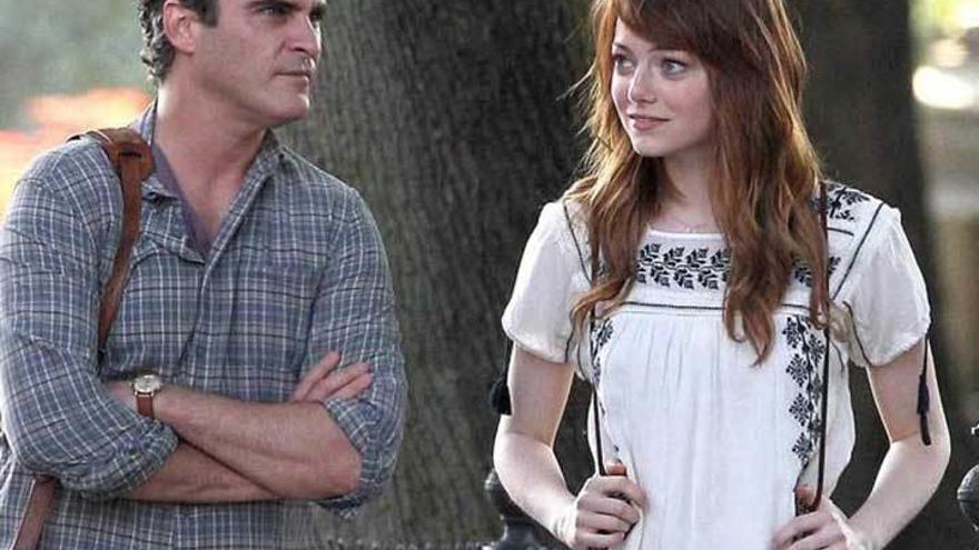 Joaquin Phoenix y Emma Stone, en la película &quot;Irrational Man&quot;, de W. Allen