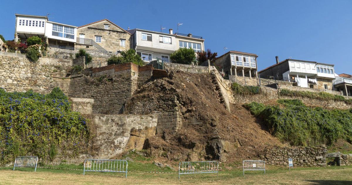 El baluarte Ángulo dos Demos, uno de los elementos defensivos históricos de Tui, junto al paseo fluvial. | FDV