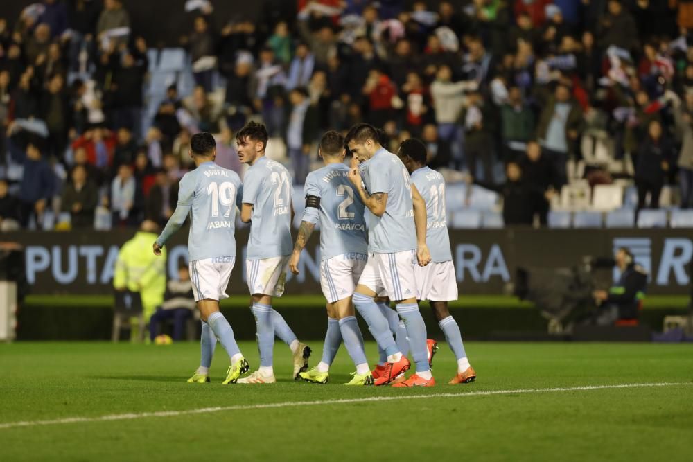 Las mejores imágenes de la derrota del equipo de Miguel Cardoso ante los valencianistas.