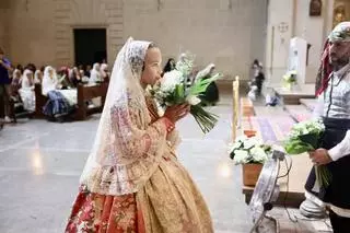 Primera jornada de Ofrenda de las Hogueras de Alicante