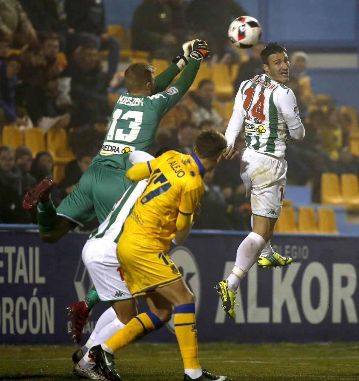 Kieszek, en un partido del Córdoba CF ante el Alcorcón en Segunda División.