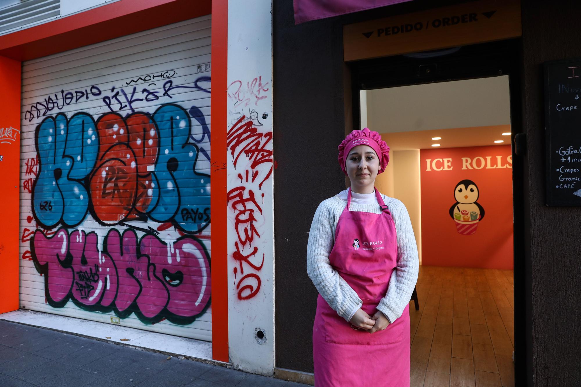 En imágenes: Los grafitis invaden la calle Corrida