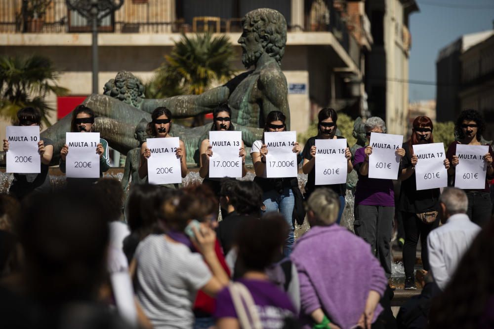 Actividades con motivo del 8M en la plaza de la Virgen