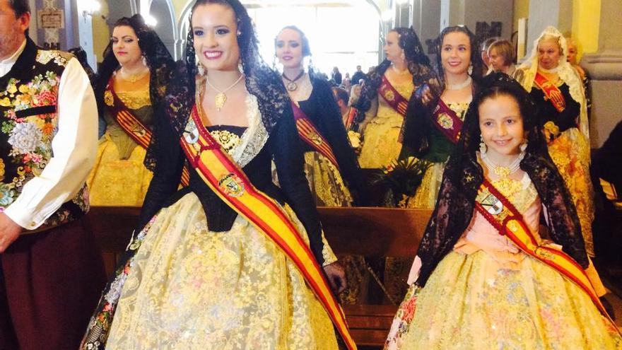 Amparo y Neus deslumbran en la ofrenda de Dénia