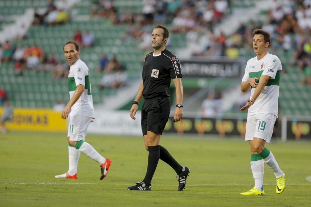 El Elche CF acelera en casa