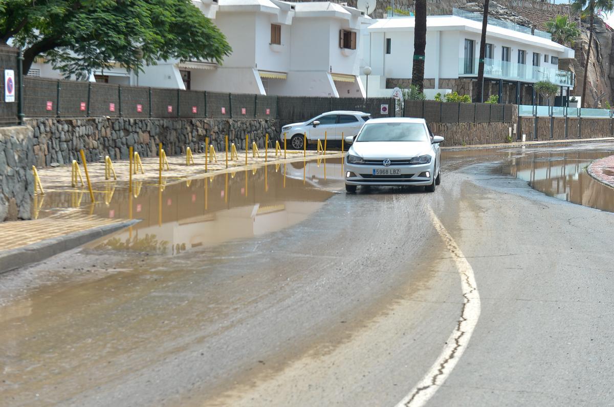 Dia después de la lluvia en Puerto Rico y Playa del Inglés Dia después de la lluvia en Puerto Rico y Playa del Inglés