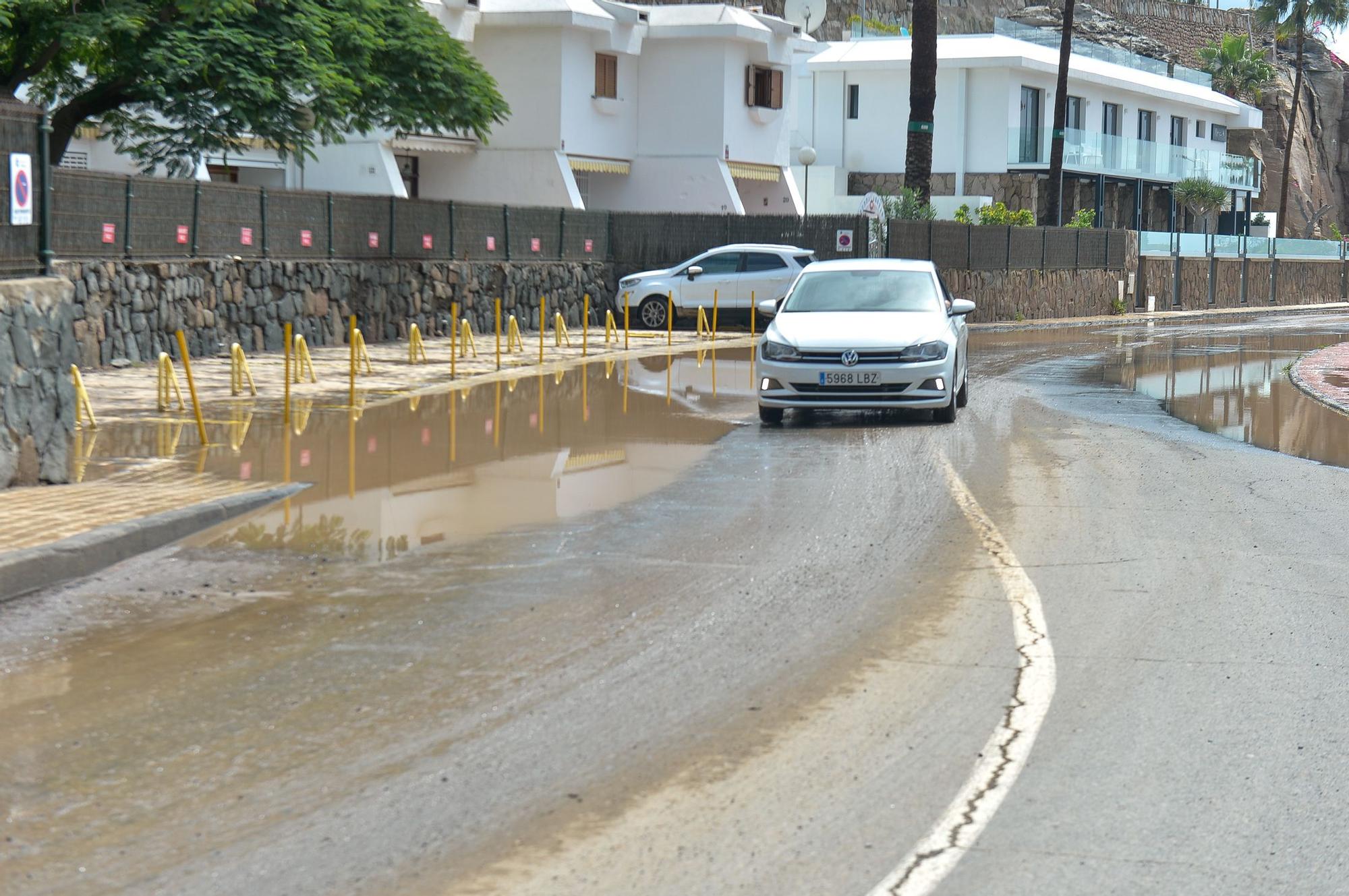 Dia después de la lluvia en Puerto Rico y Playa del Inglés