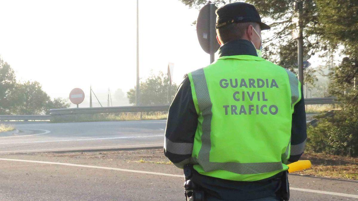 Un guardia civil de tráfico en una imagen de archivo.