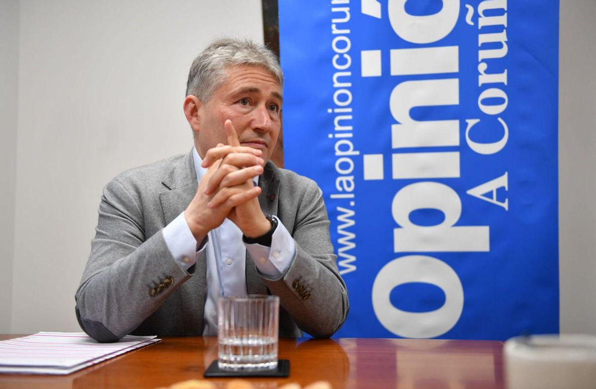 O reitor, nun momento da entrevista en LA OPINIÓN. | Carlos Pardellas