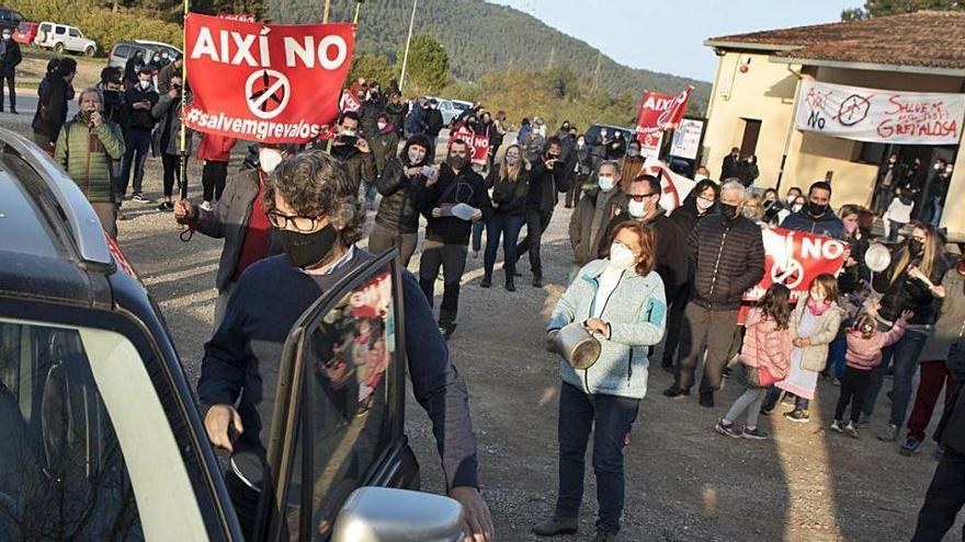 Concentració ahir a Aguilar en contra del projecte, coincidint amb la visita d&#039;un enginyer d&#039;IGEWind