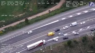 El incendio de un camión de gran tonelaje corta la C-25 en sentido Girona