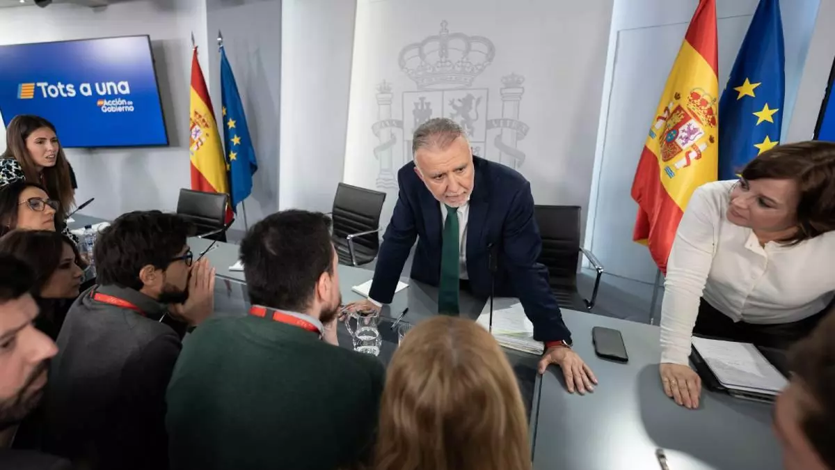 Canarias logra al fin el sí de Madrid para iniciar el reparto de menores migrantes