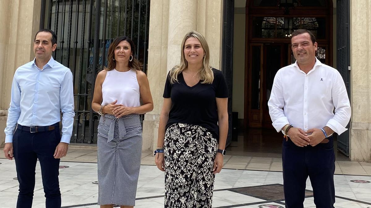 La nueva presidenta de la Diputación, Marta Barrachina, junto a los tres vicepresidentes.