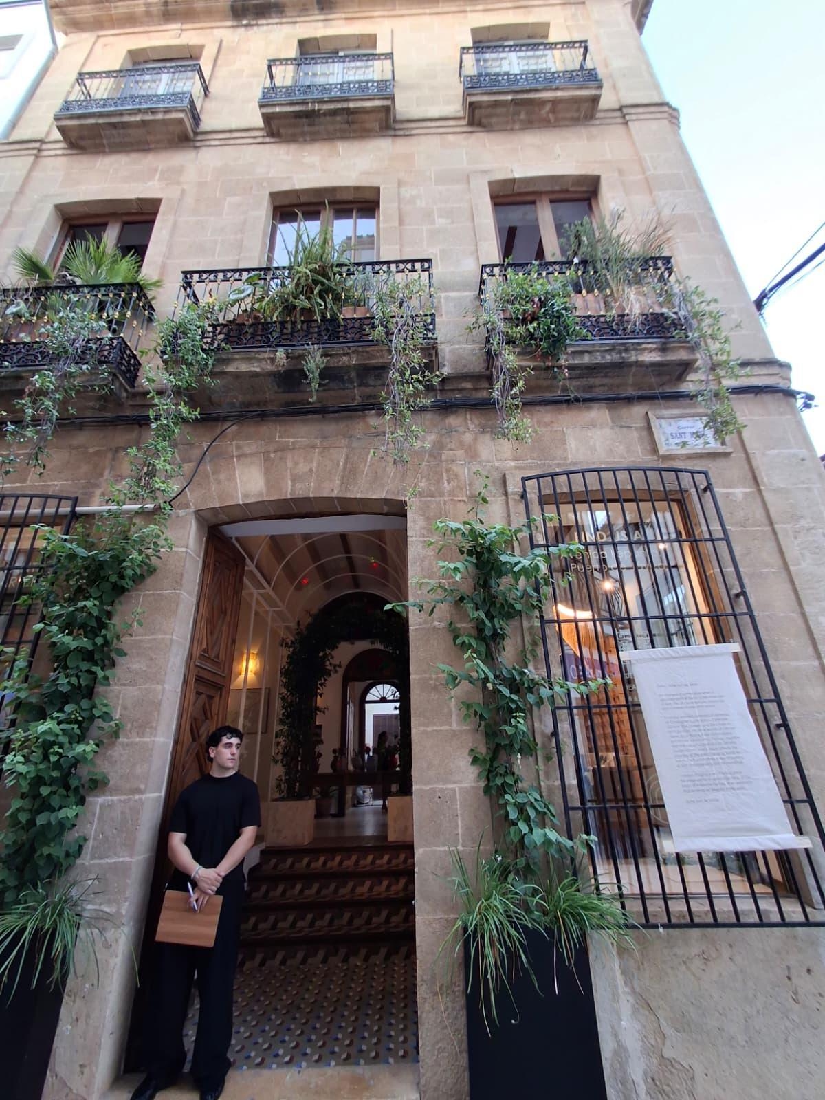 La casa del siglo XIX de la esquina del Tossal de Dalt y Sor Maria Gallart