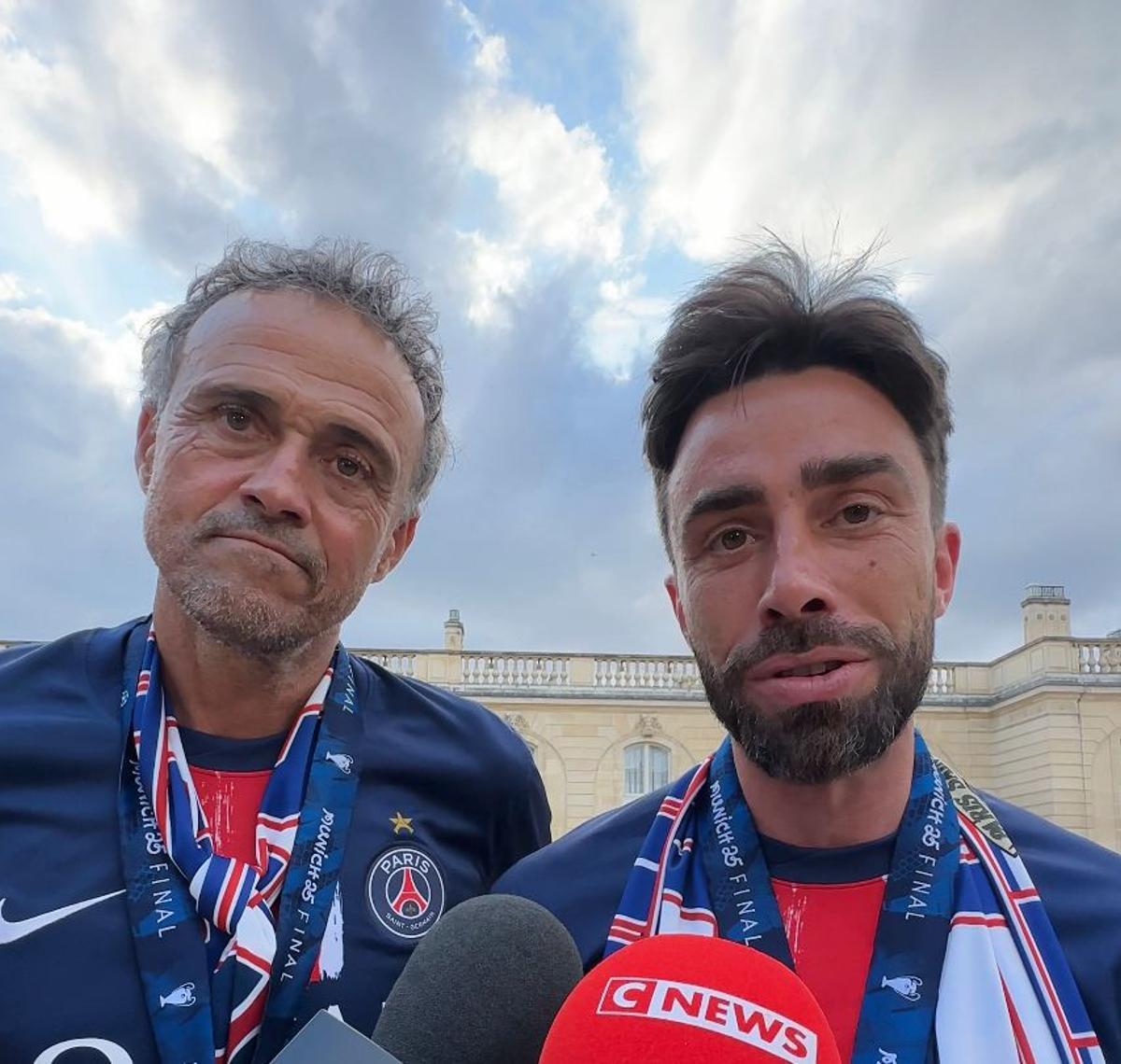 El entrenador del PSG, Luís Enrique, atiende a los medios en el Palacio del Eliseo en París.