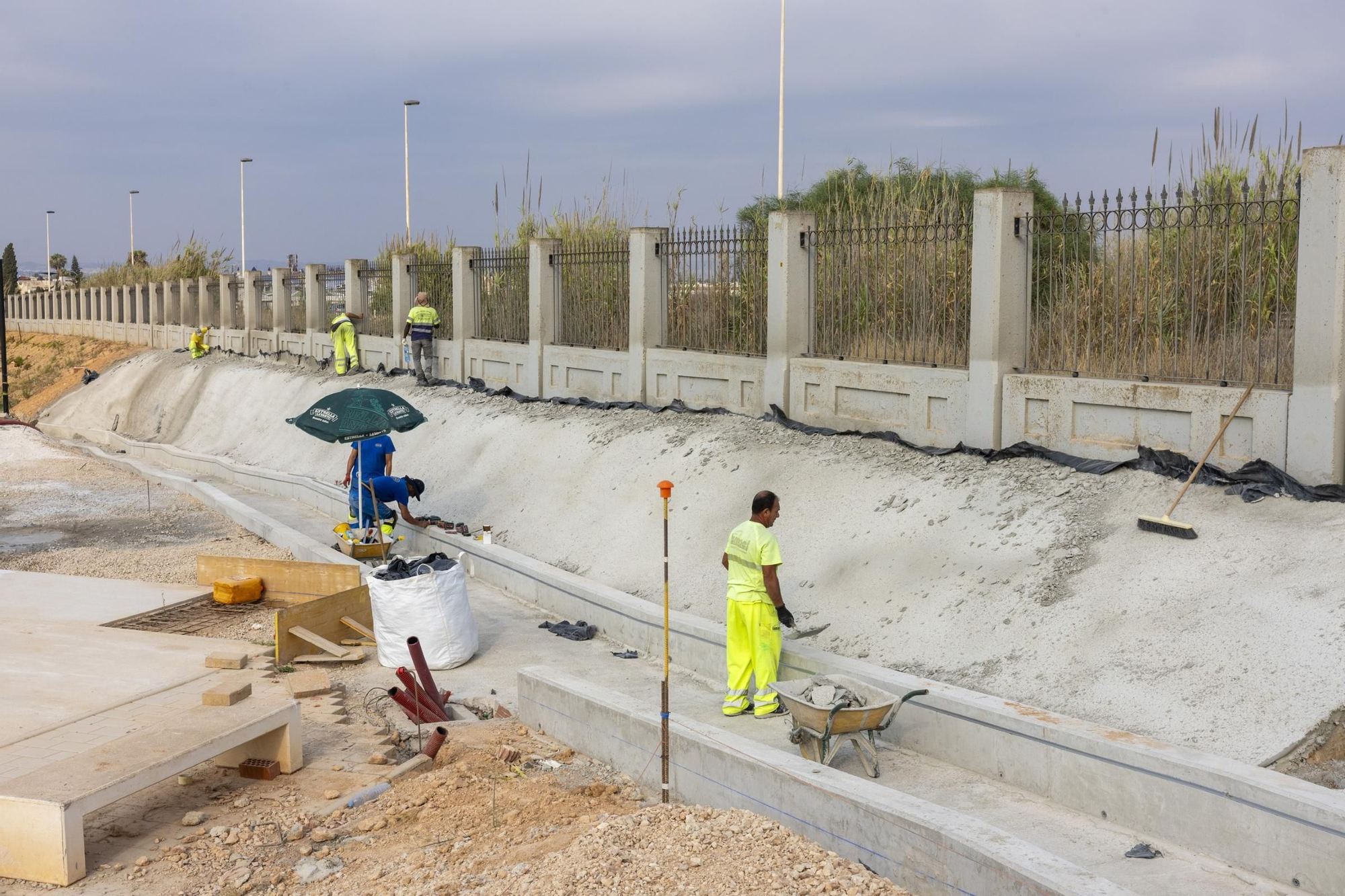 Visita a la rehabilitación de la zona de raquetas de la Ciudad Deportiva de Torrevieja