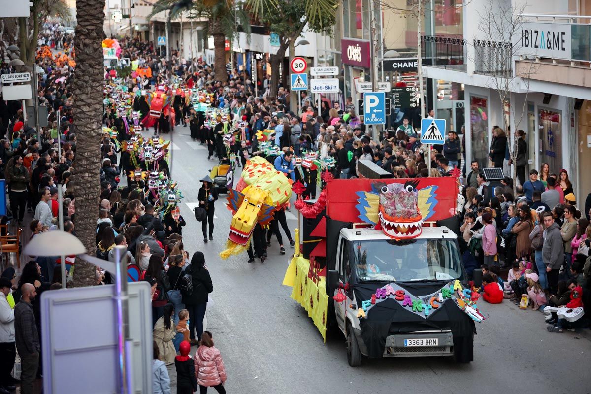 Mira aquí las imágenes de la rúa de Santa Eulària