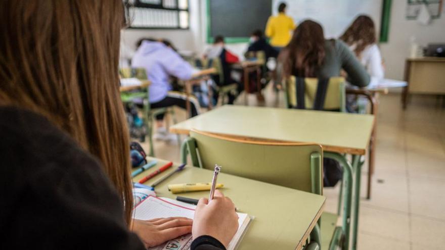 Canarias fija la bajada de ratios en Secundaria y Bachillerato