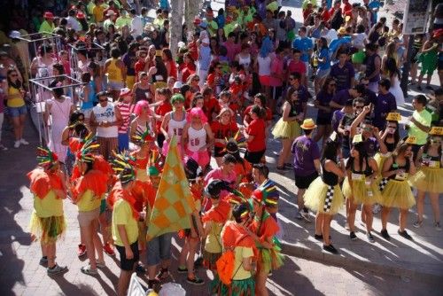 Desfile de peñas en Fuentesaúco