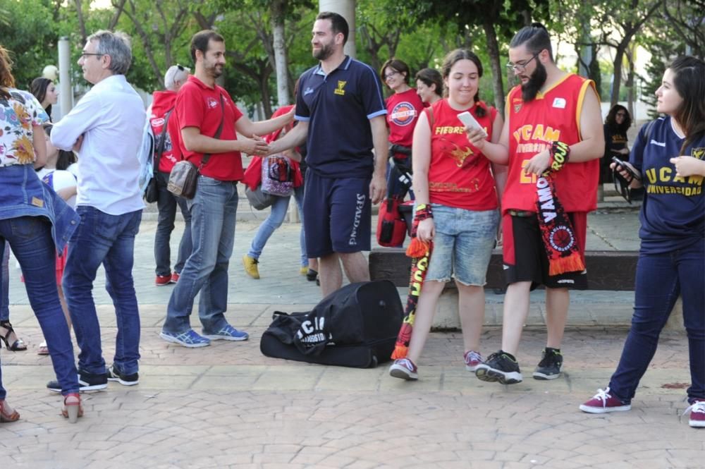 Llegada del UCAM Murcia CB a Murcia