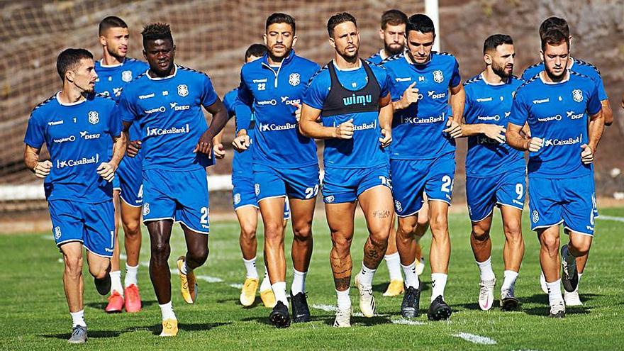 El CD Tenerife retoma hoy el trabajo después de someterse a los test PCR