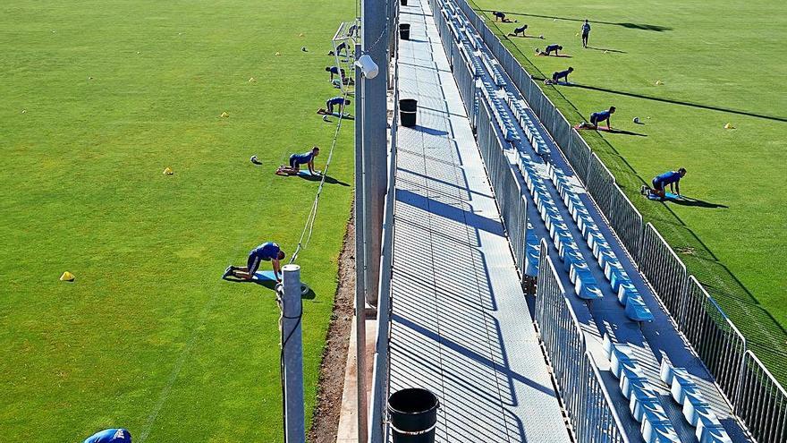 Els jugadors del Saragossa entrenant-se ahir.