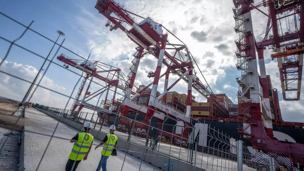 MSC se alía con BlackRock para controlar la terminal de contenedores del puerto de Barcelona