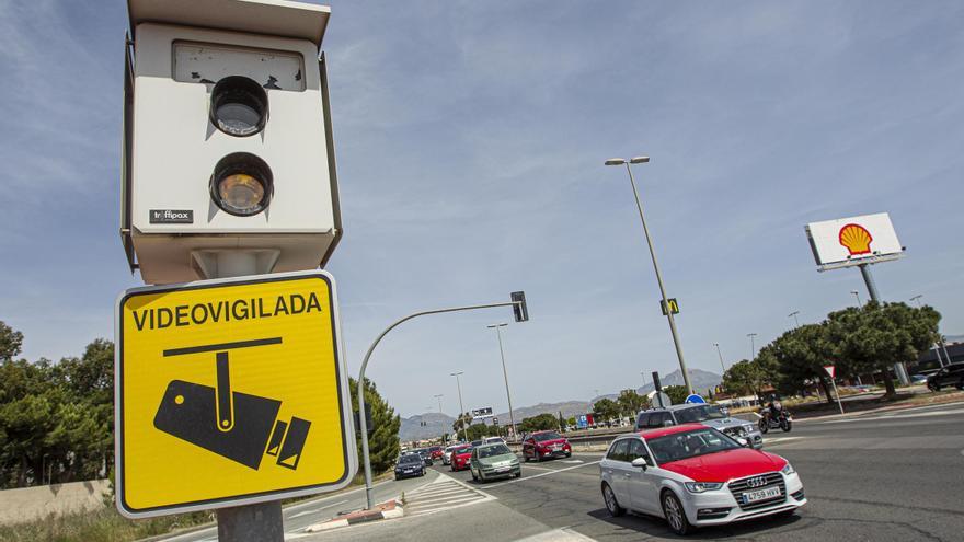 Los conductores de Alicante pierden 6.000 puntos más del carné en un año tras endurecerse las sanciones