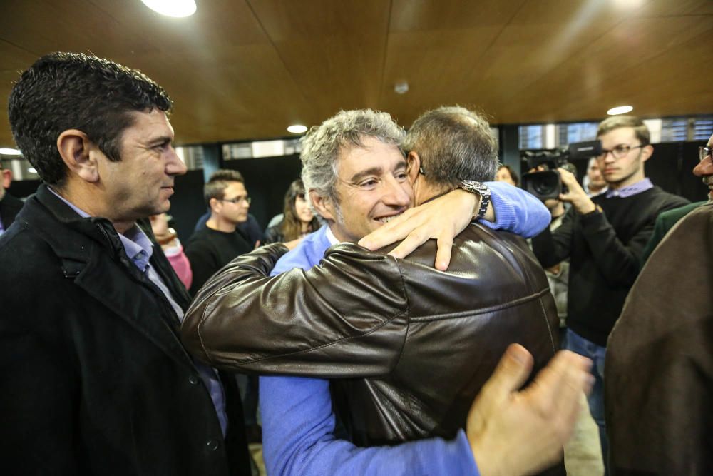 Instantes del recuento de votos en La Lonja