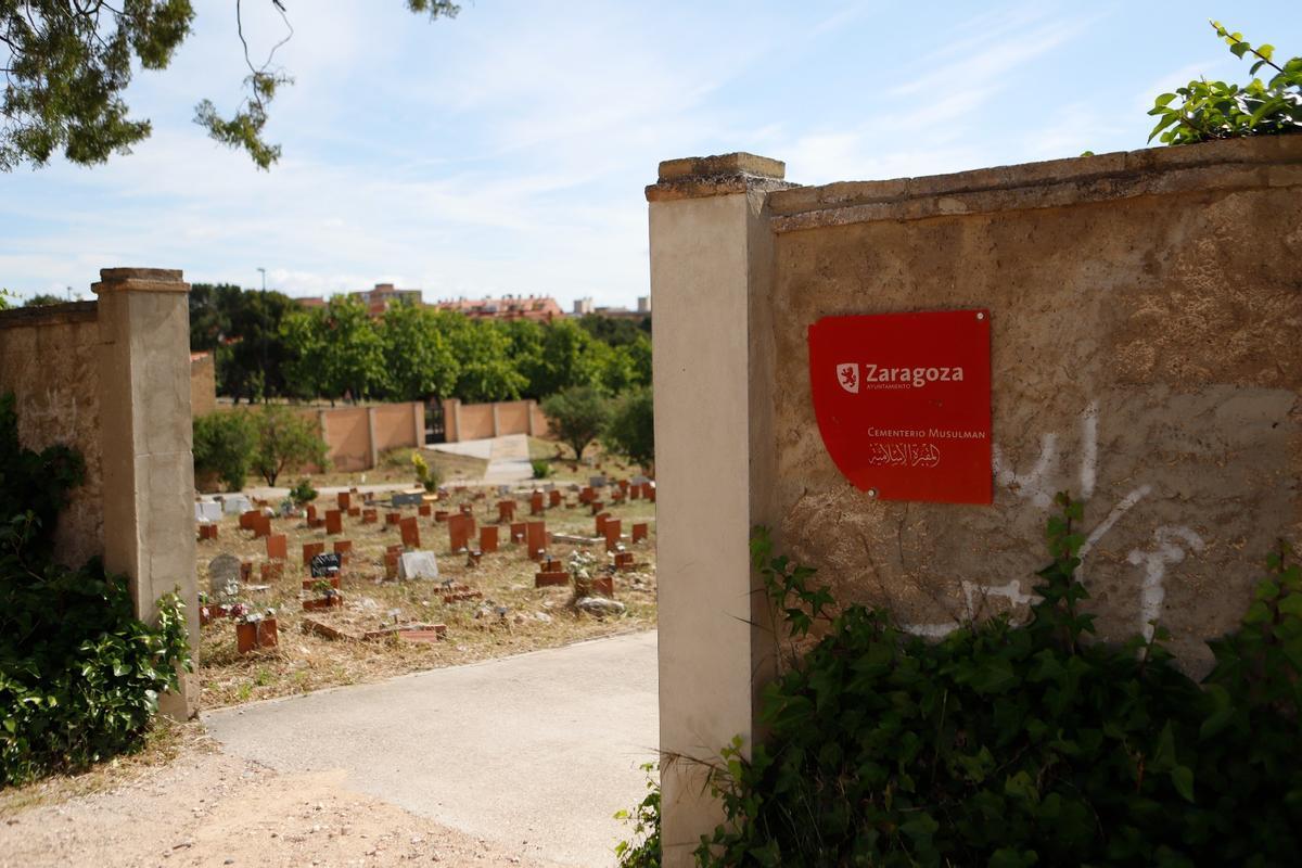 Entrada al cementerio musulmán de Zaragoza, esta semana.