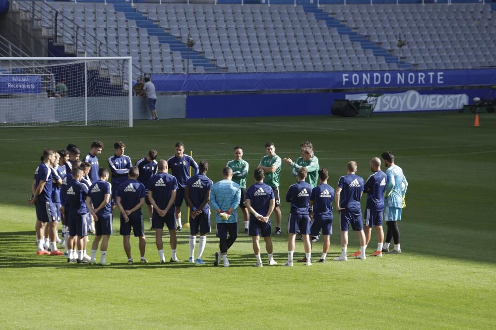 Entrenamiento del Real Oviedo en el Carlos Tartiere