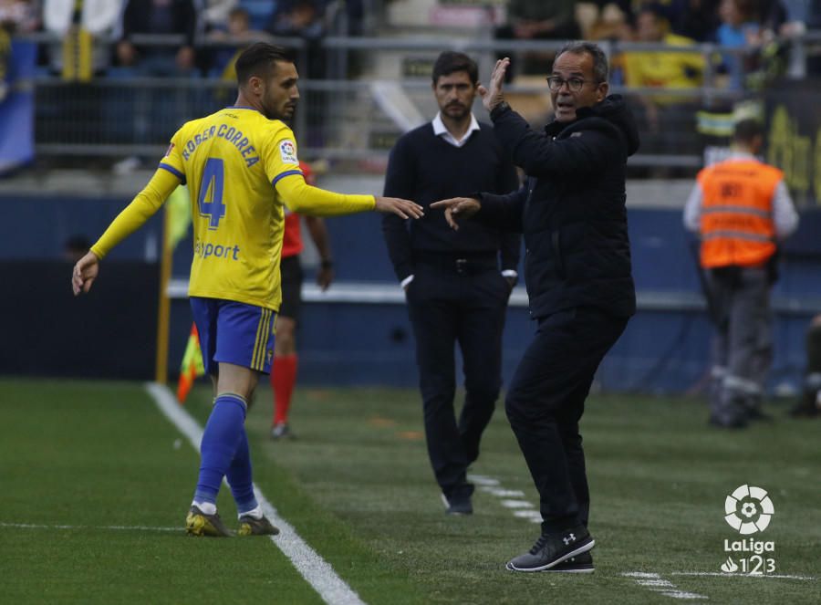 N'Diaye, en un buen contragolpe malaguista adelantó a los de Víctor Sánchez del Amo en la primera mitad y Ager Aketxe, en un gran lanzamiento de falta, igualaría el encuentro mediada la primera parte.