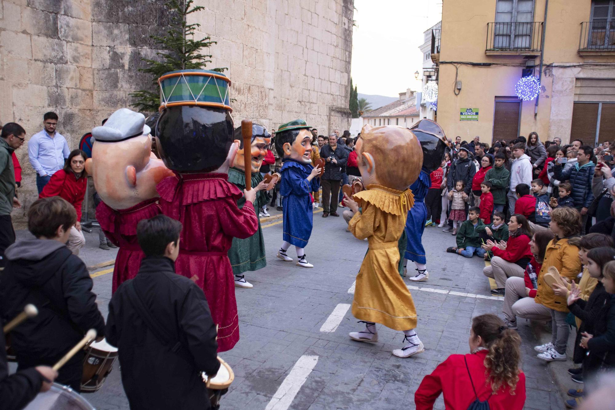 Ontinyent se vuelca con la tradiconal procesión de la Puríssima