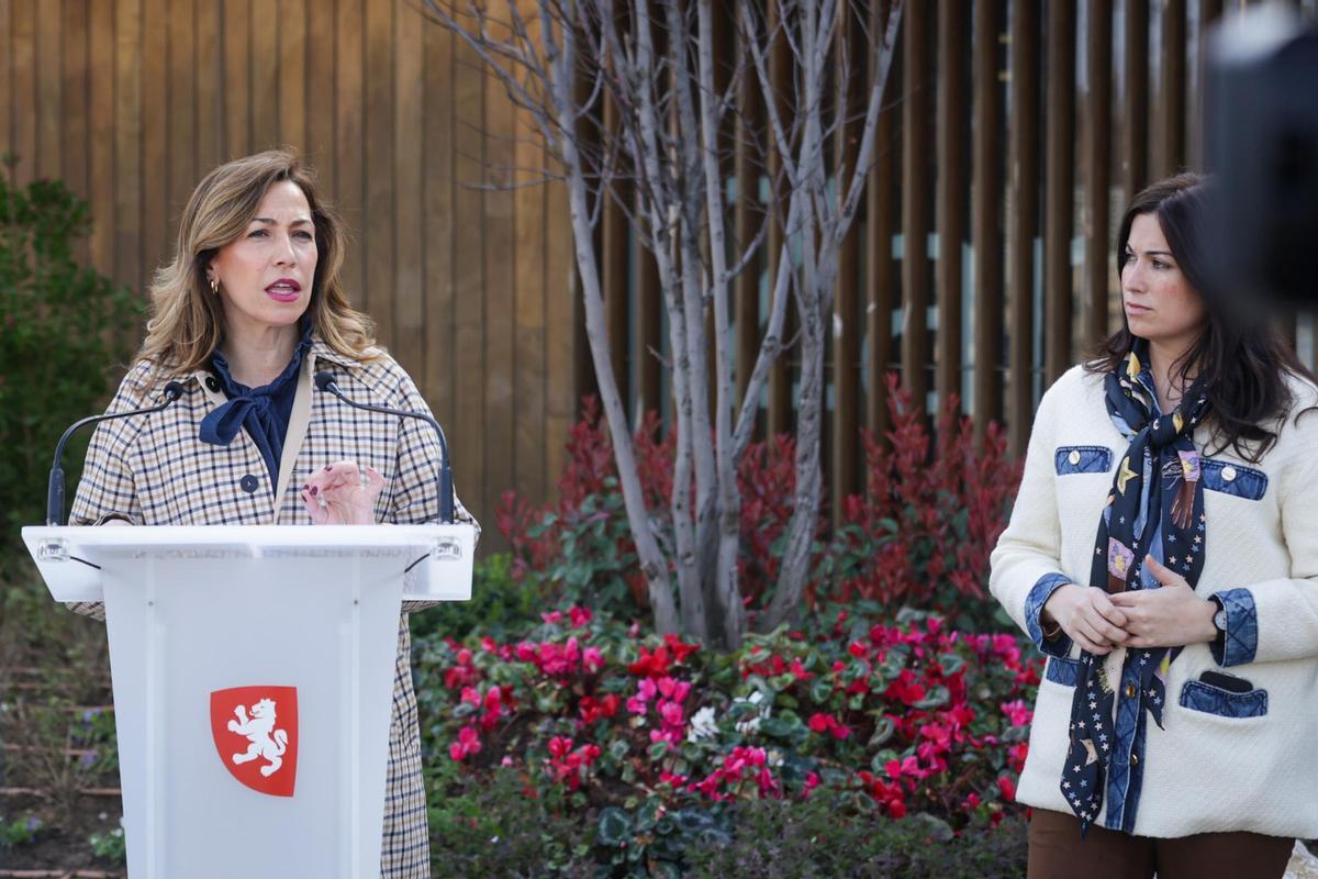 Natalia Chueca y Tatiana Gaudes, este miércoles en rueda de prensa.