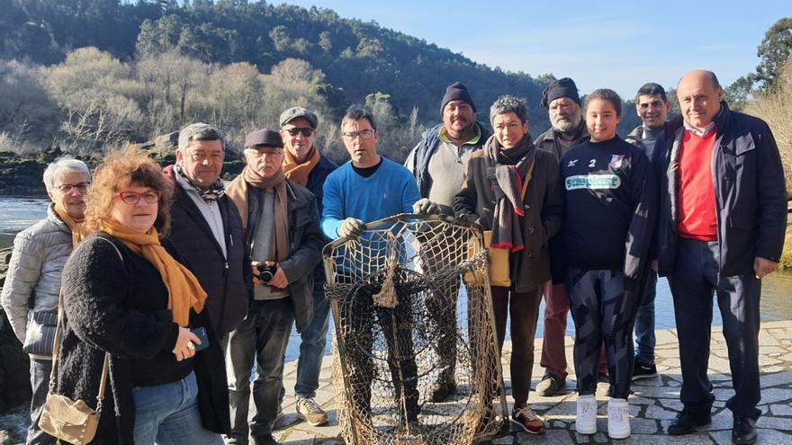 La tradición por la lamprea hermana a Arbo con Sainte-Terre