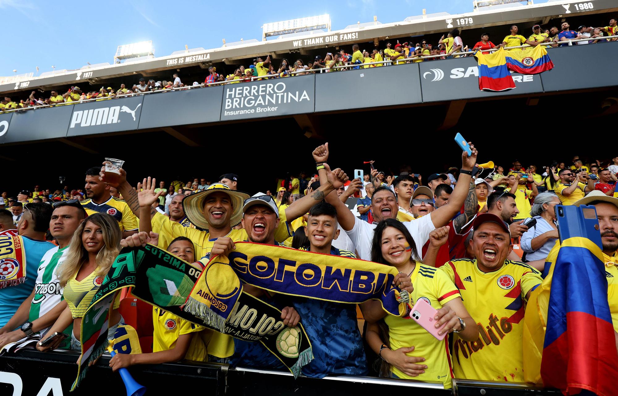 Colombia tiñó de amarillo las gradas de Mestalla