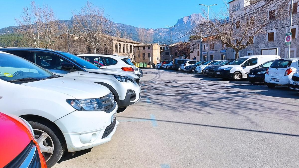 Vecinos de Sóller tildan de “aberración como un templo” urbanizar una plaza con 24 viviendas