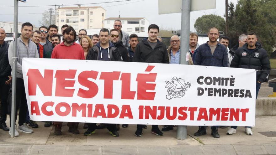 Protesta a la Nestlé de Girona contra un acomiadament