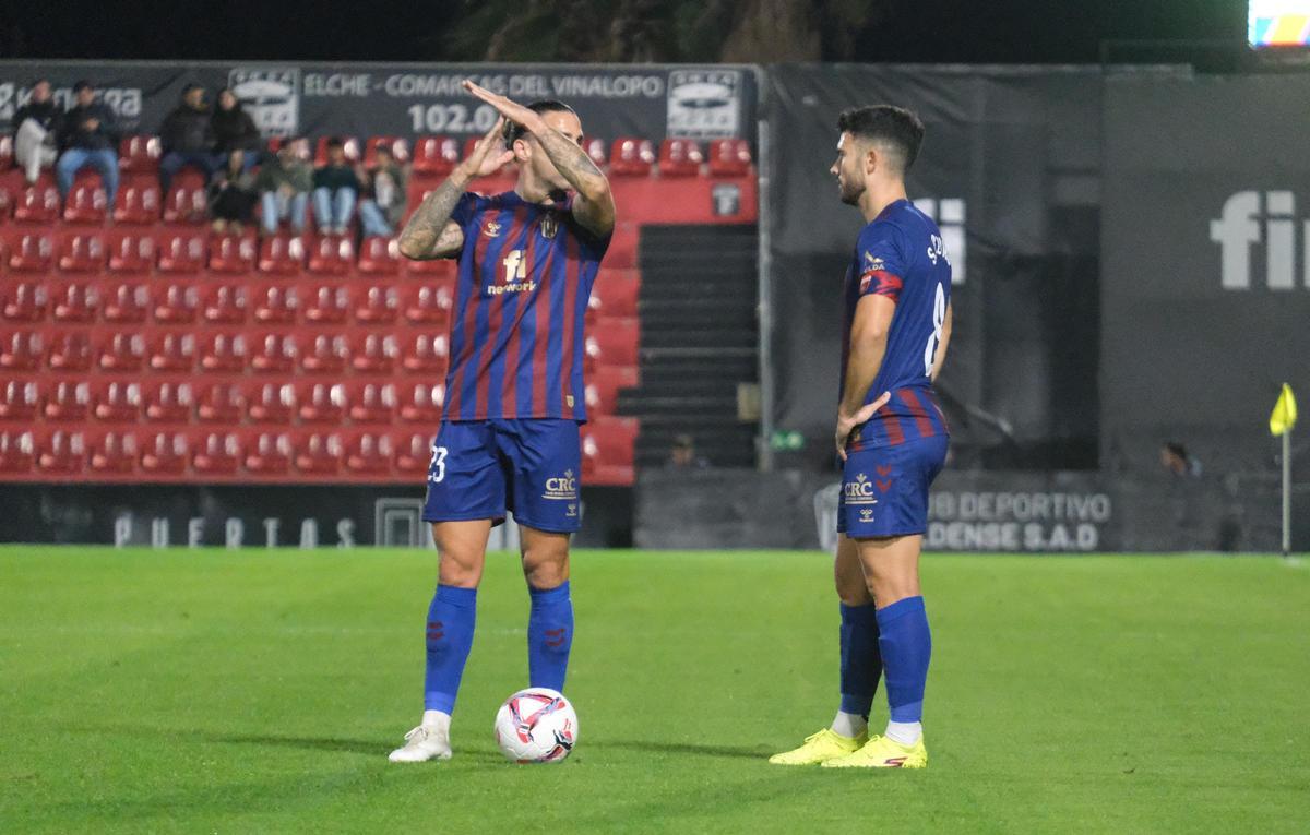 Las mejores imágenes del CD Eldense - SD Huesca (2-1) de la Jornada 13 de la Liga Hypermotion Las mejores imágenes del CD Eldense - SD Huesca (2-1) de la Jornada 13 de la Liga Hypermotion