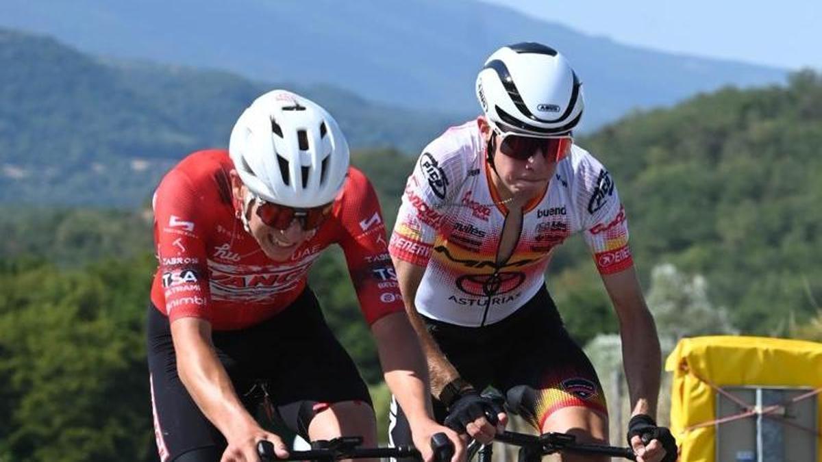 Aitor Martínez Groset, a la izquierda, con Benjamín Noval en el Tour du Valromey